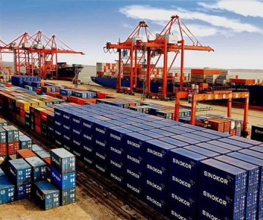 在與國際貨運(yùn)公司合作時應(yīng)如何節(jié)省運(yùn)費(fèi)